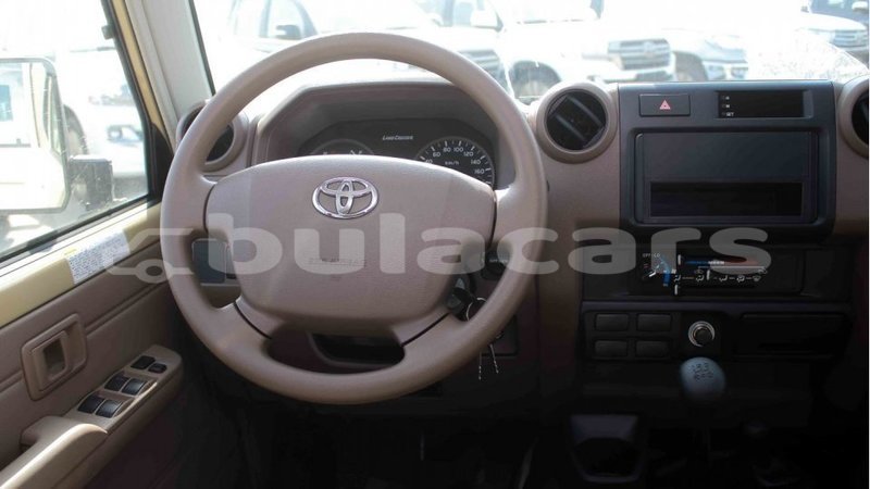 Big with watermark toyota land cruiser central import dubai 6381