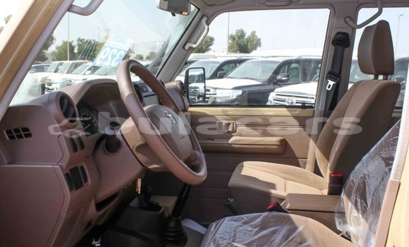 Buy Import Toyota Land Cruiser Beige Car in Import - Dubai in Central Buy Import Toyota Land Cruiser Beige Car in Import - Dubai in Central
