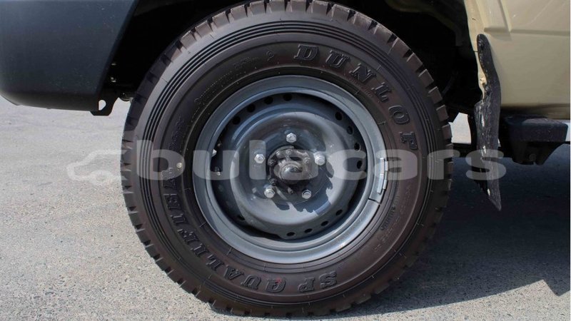 Big with watermark toyota land cruiser central import dubai 6381