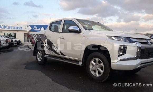 Acheter Import Voiture Mitsubishi L200 Blanc à Import - Dubai, Central Acheter Import Voiture Mitsubishi L200 Blanc à Import - Dubai, Central