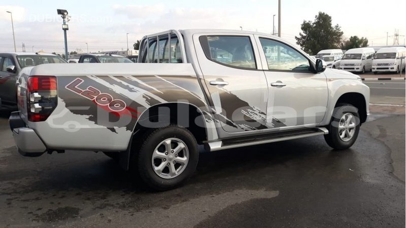 Big with watermark mitsubishi l200 central import dubai 6385