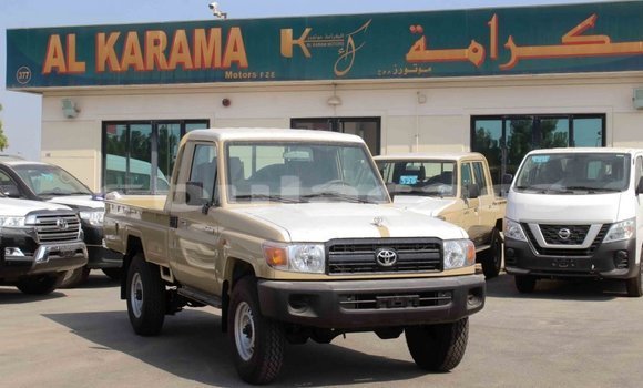 Buy Import Toyota Land Cruiser Beige Car in Import - Dubai in Central Buy Import Toyota Land Cruiser Beige Car in Import - Dubai in Central