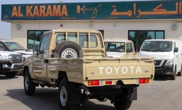 Buy Import Toyota Land Cruiser Beige Car in Import - Dubai in Central Buy Import Toyota Land Cruiser Beige Car in Import - Dubai in Central