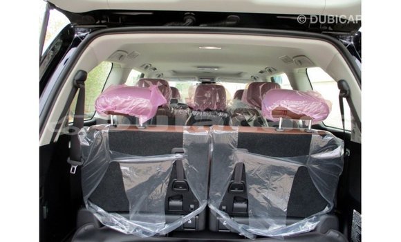 Acheter Import Voiture Toyota Land Cruiser Noir à Import - Dubai, Central Acheter Import Voiture Toyota Land Cruiser Noir à Import - Dubai, Central