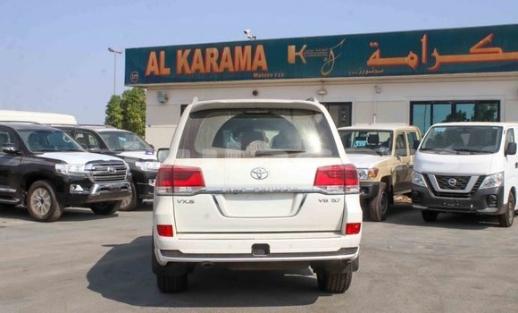 Buy Import Toyota Land Cruiser White Car in Import - Dubai in Central Buy Import Toyota Land Cruiser White Car in Import - Dubai in Central