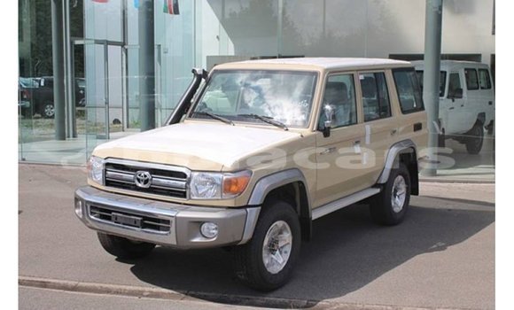 Buy Import Toyota Land Cruiser Beige Car in Import - Dubai in Central Buy Import Toyota Land Cruiser Beige Car in Import - Dubai in Central