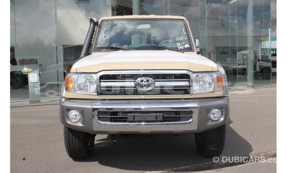 Buy Import Toyota Land Cruiser Beige Car in Import - Dubai in Central Buy Import Toyota Land Cruiser Beige Car in Import - Dubai in Central