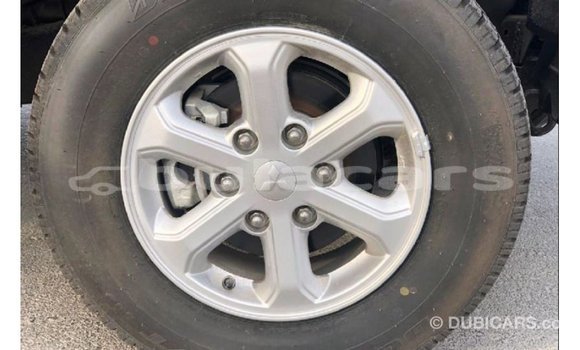 Acheter Import Voiture Mitsubishi L200 Marron à Import - Dubai, Central Acheter Import Voiture Mitsubishi L200 Marron à Import - Dubai, Central