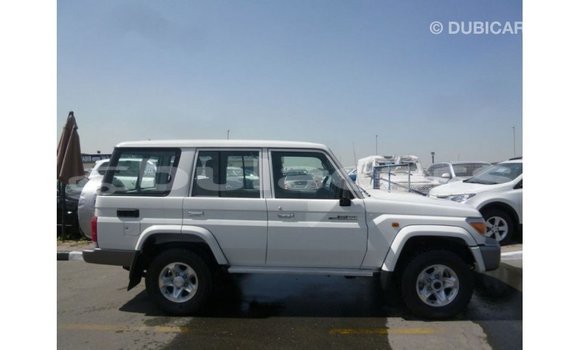 Buy Import Toyota Land Cruiser White Car in Import - Dubai in Central Buy Import Toyota Land Cruiser White Car in Import - Dubai in Central