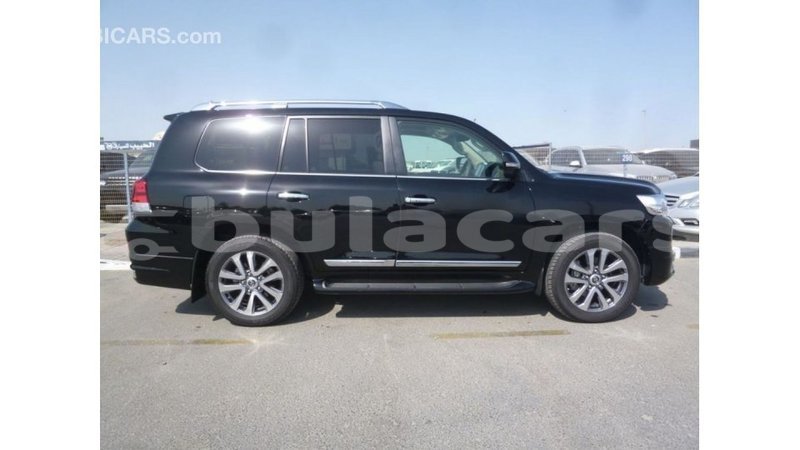 Big with watermark toyota land cruiser central import dubai 6420