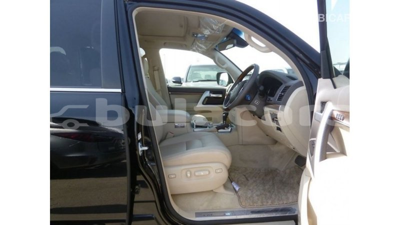 Big with watermark toyota land cruiser central import dubai 6420