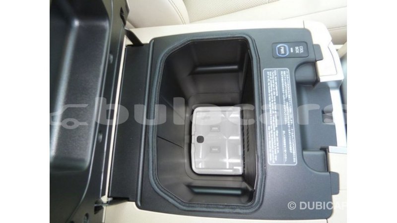 Big with watermark toyota land cruiser central import dubai 6420