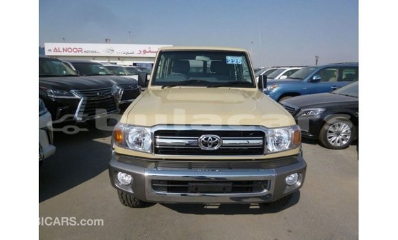 Buy Import Toyota Land Cruiser Beige Car in Import - Dubai in Central Buy Import Toyota Land Cruiser Beige Car in Import - Dubai in Central