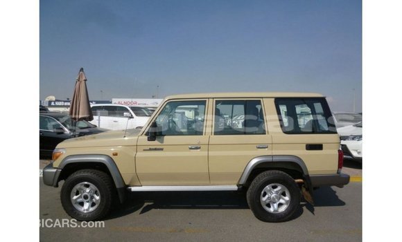 Buy Import Toyota Land Cruiser Beige Car in Import - Dubai in Central Buy Import Toyota Land Cruiser Beige Car in Import - Dubai in Central