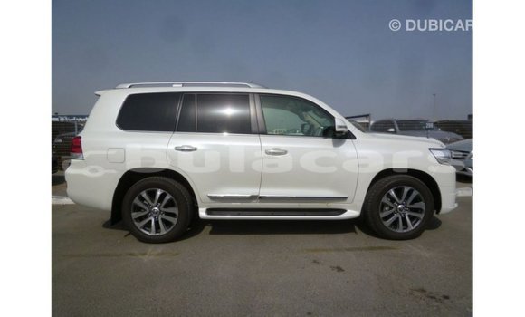 Buy Import Toyota Land Cruiser White Car in Import - Dubai in Central Buy Import Toyota Land Cruiser White Car in Import - Dubai in Central