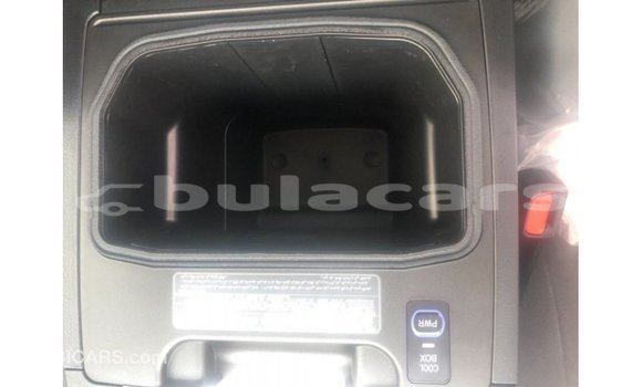 Acheter Import Voiture Toyota Land Cruiser Gris à Import - Dubai, Central Acheter Import Voiture Toyota Land Cruiser Gris à Import - Dubai, Central