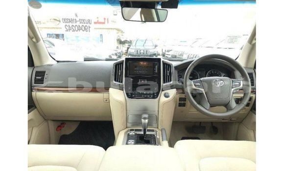 Buy Import Toyota Land Cruiser Other Car in Import - Dubai in Central Buy Import Toyota Land Cruiser Other Car in Import - Dubai in Central