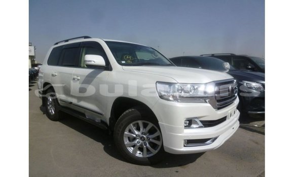 Buy Import Toyota Land Cruiser White Car in Import - Dubai in Central Buy Import Toyota Land Cruiser White Car in Import - Dubai in Central