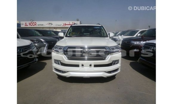 Buy Import Toyota Land Cruiser White Car in Import - Dubai in Central Buy Import Toyota Land Cruiser White Car in Import - Dubai in Central