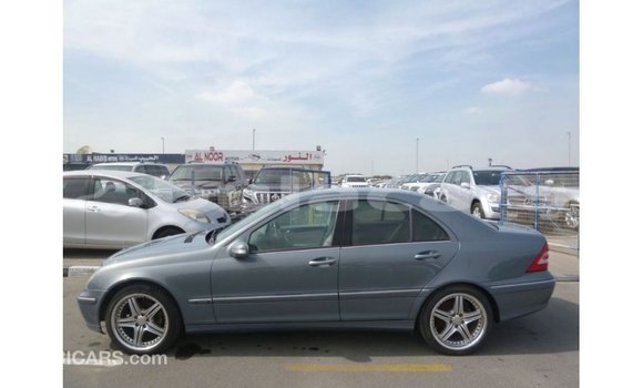 Buy Import Mercedes-Benz 190 Blue Car in Import - Dubai in Central Buy Import Mercedes-Benz 190 Blue Car in Import - Dubai in Central