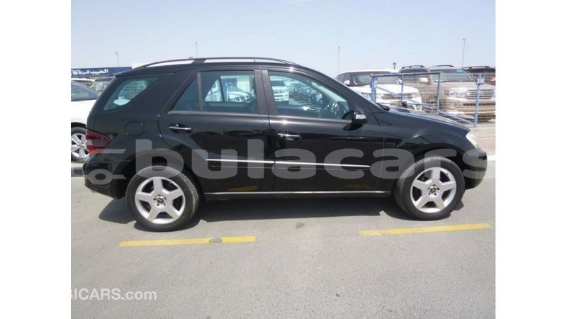 Big with watermark mercedes benz 190 central import dubai 6438