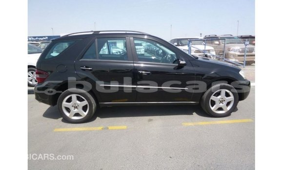 Buy Import Mercedes-Benz 190 Black Car in Import - Dubai in Central Buy Import Mercedes-Benz 190 Black Car in Import - Dubai in Central