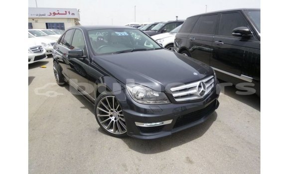 Buy Import Mercedes-Benz 190 Black Car in Import - Dubai in Central Buy Import Mercedes-Benz 190 Black Car in Import - Dubai in Central