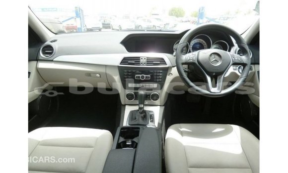 Buy Import Mercedes-Benz 190 Black Car in Import - Dubai in Central Buy Import Mercedes-Benz 190 Black Car in Import - Dubai in Central