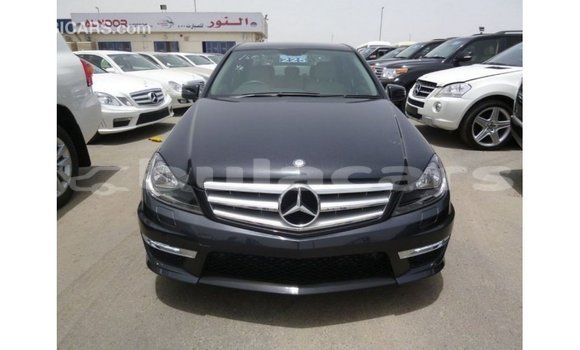 Buy Import Mercedes-Benz 190 Black Car in Import - Dubai in Central Buy Import Mercedes-Benz 190 Black Car in Import - Dubai in Central
