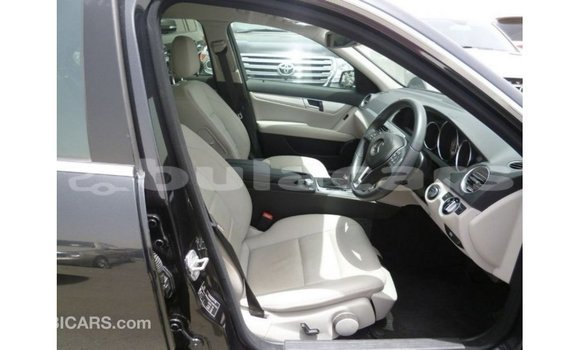 Buy Import Mercedes-Benz 190 Black Car in Import - Dubai in Central Buy Import Mercedes-Benz 190 Black Car in Import - Dubai in Central