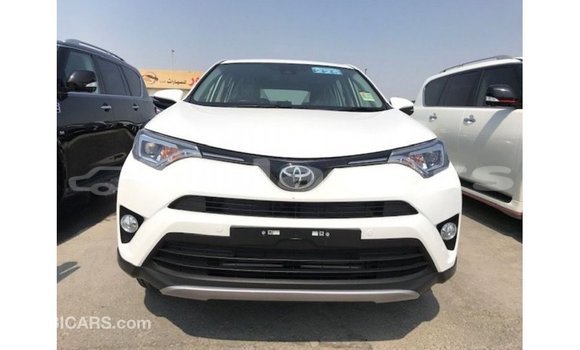 Acheter Import Voiture Toyota 4Runner Blanc à Import - Dubai, Central Acheter Import Voiture Toyota 4Runner Blanc à Import - Dubai, Central