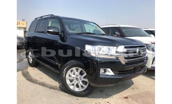 Acheter Import Voiture Toyota Land Cruiser Noir à Import - Dubai, Central Acheter Import Voiture Toyota Land Cruiser Noir à Import - Dubai, Central