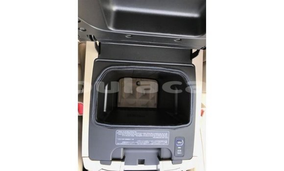 Acheter Import Voiture Toyota Land Cruiser Noir à Import - Dubai, Central Acheter Import Voiture Toyota Land Cruiser Noir à Import - Dubai, Central