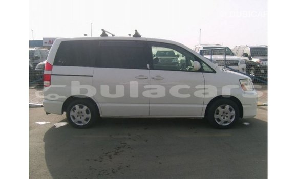 Acheter Import Voiture Toyota Noah Blanc à Import - Dubai, Central Acheter Import Voiture Toyota Noah Blanc à Import - Dubai, Central