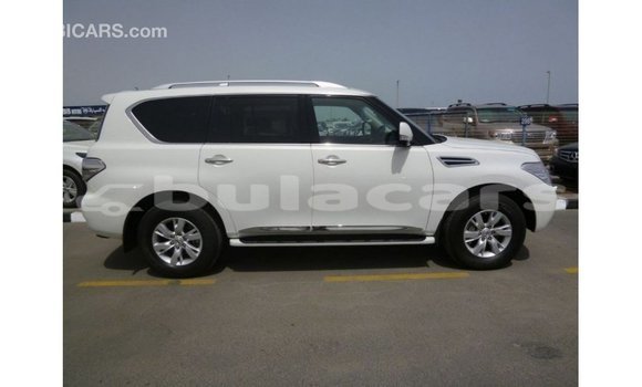 Buy Import Nissan Patrol White Car in Import - Dubai in Central Buy Import Nissan Patrol White Car in Import - Dubai in Central