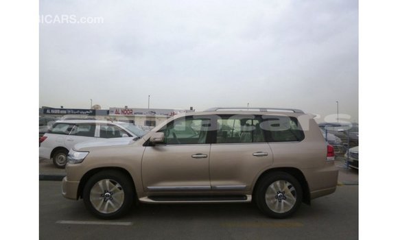 Buy Import Toyota Land Cruiser Other Car in Import - Dubai in Central Buy Import Toyota Land Cruiser Other Car in Import - Dubai in Central