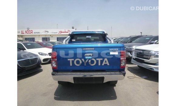 Acheter Import Voiture Toyota Hilux Bleu à Import - Dubai, Central Acheter Import Voiture Toyota Hilux Bleu à Import - Dubai, Central