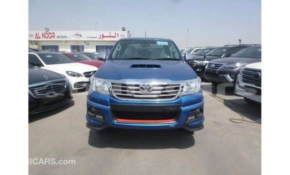 Acheter Import Voiture Toyota Hilux Bleu à Import - Dubai, Central Acheter Import Voiture Toyota Hilux Bleu à Import - Dubai, Central