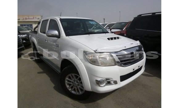 Buy Import Toyota Hilux White Car in Import - Dubai in Central Buy Import Toyota Hilux White Car in Import - Dubai in Central