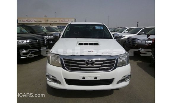 Buy Import Toyota Hilux White Car in Import - Dubai in Central Buy Import Toyota Hilux White Car in Import - Dubai in Central