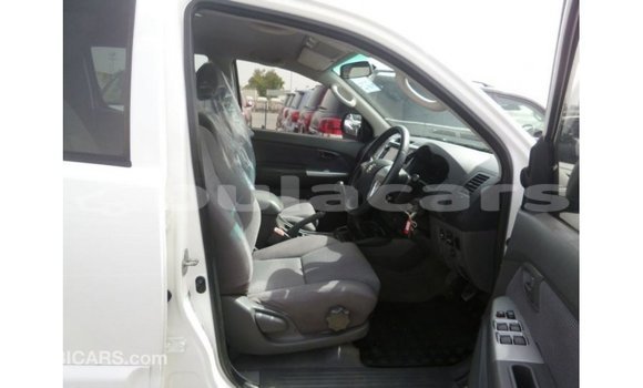 Buy Import Toyota Hilux White Car in Import - Dubai in Central Buy Import Toyota Hilux White Car in Import - Dubai in Central