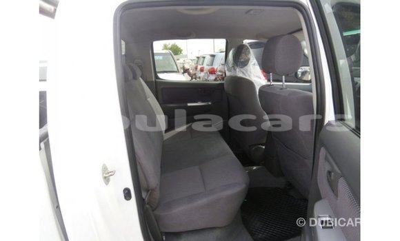 Buy Import Toyota Hilux White Car in Import - Dubai in Central Buy Import Toyota Hilux White Car in Import - Dubai in Central