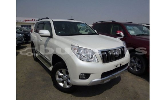 Acheter Import Voiture Toyota Prado Blanc à Import - Dubai, Central Acheter Import Voiture Toyota Prado Blanc à Import - Dubai, Central