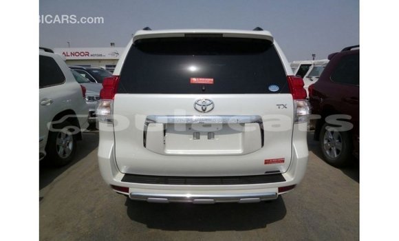Acheter Import Voiture Toyota Prado Blanc à Import - Dubai, Central Acheter Import Voiture Toyota Prado Blanc à Import - Dubai, Central
