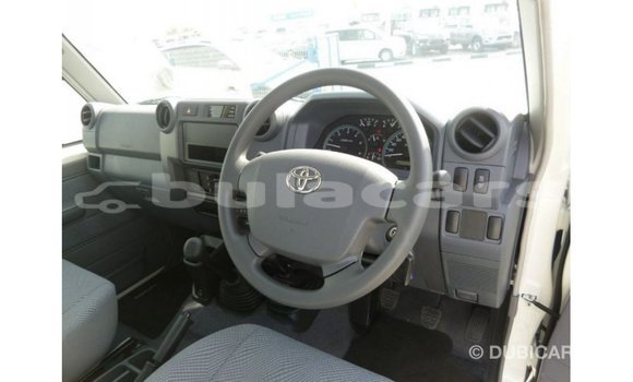 Buy Import Toyota Land Cruiser White Car in Import - Dubai in Central Buy Import Toyota Land Cruiser White Car in Import - Dubai in Central