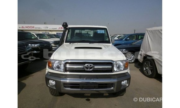Buy Import Toyota Land Cruiser White Car in Import - Dubai in Central Buy Import Toyota Land Cruiser White Car in Import - Dubai in Central
