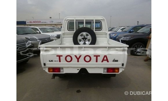 Buy Import Toyota Land Cruiser White Car in Import - Dubai in Central Buy Import Toyota Land Cruiser White Car in Import - Dubai in Central