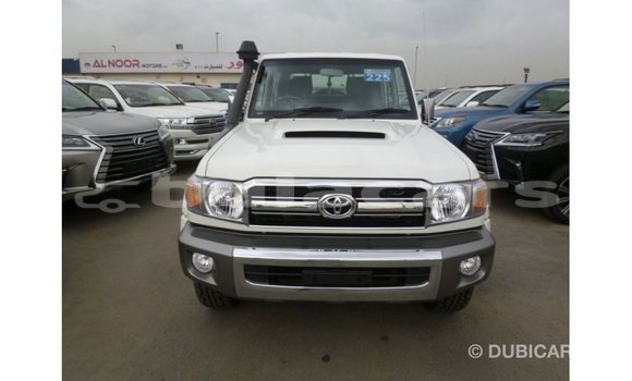 Buy Import Toyota Land Cruiser White Car in Import - Dubai in Central Buy Import Toyota Land Cruiser White Car in Import - Dubai in Central