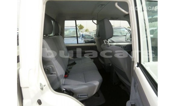 Buy Import Toyota Land Cruiser White Car in Import - Dubai in Central Buy Import Toyota Land Cruiser White Car in Import - Dubai in Central