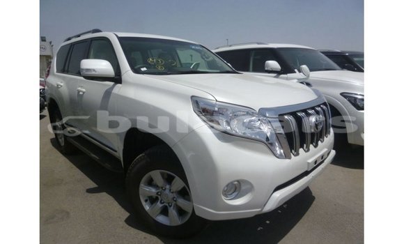 Acheter Import Voiture Toyota Prado Blanc à Import - Dubai, Central Acheter Import Voiture Toyota Prado Blanc à Import - Dubai, Central